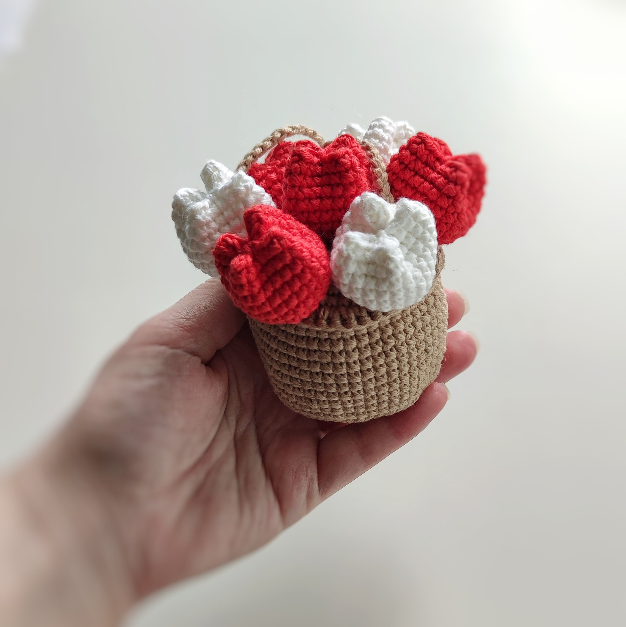 Crochet tulip hanging flower pot amigurumi decoration handmade crochet plant pattern