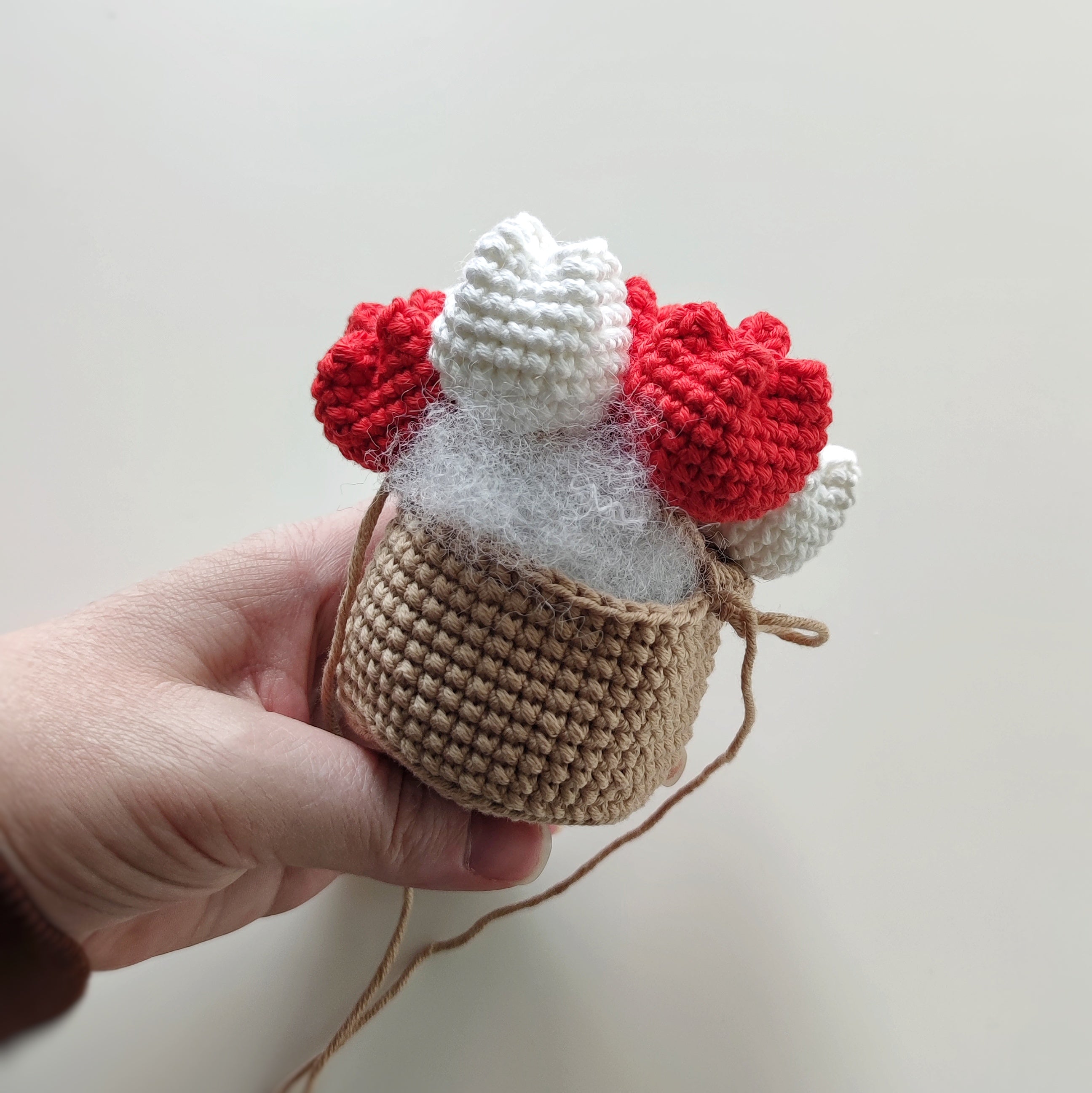 Crochet tulip hanging flower pot amigurumi decoration handmade crochet plant pattern