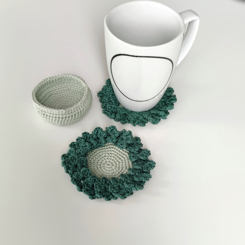 Clover crochet coaster pattern with shamrock shape, green textured mug rug for coffee cup, St Patrick’s Day inspired crochet decor