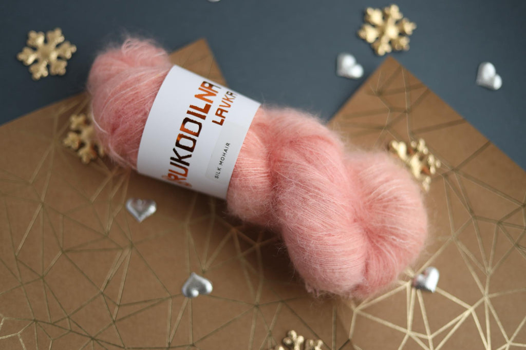 hand dyed silk mohair yarn skein in peach color by Rukodilna Lav