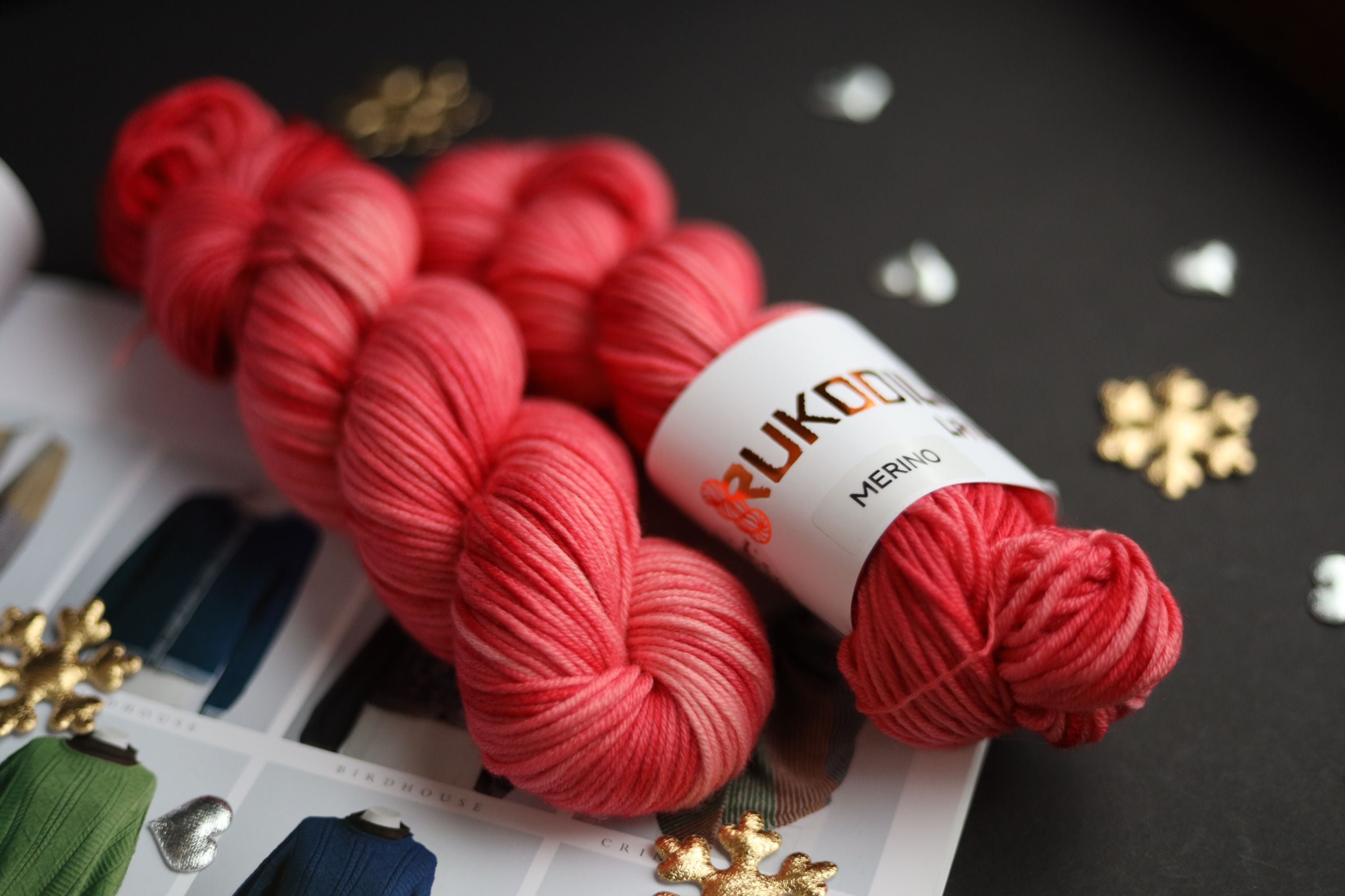 Hand dyed red merino yarn skein 100g 180m superfine merino wool
