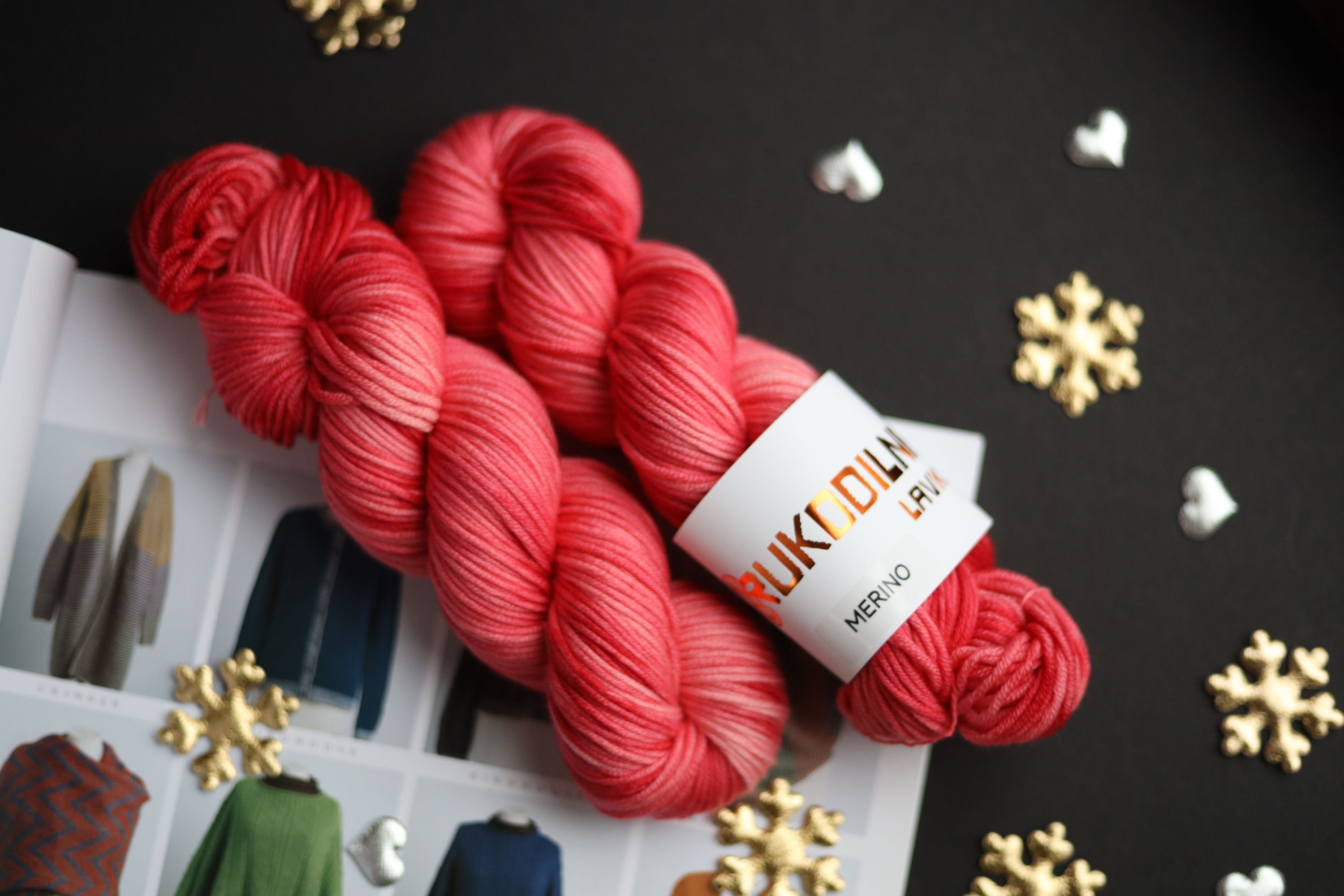 Hand dyed red merino yarn skein 100g 180m superfine merino wool
