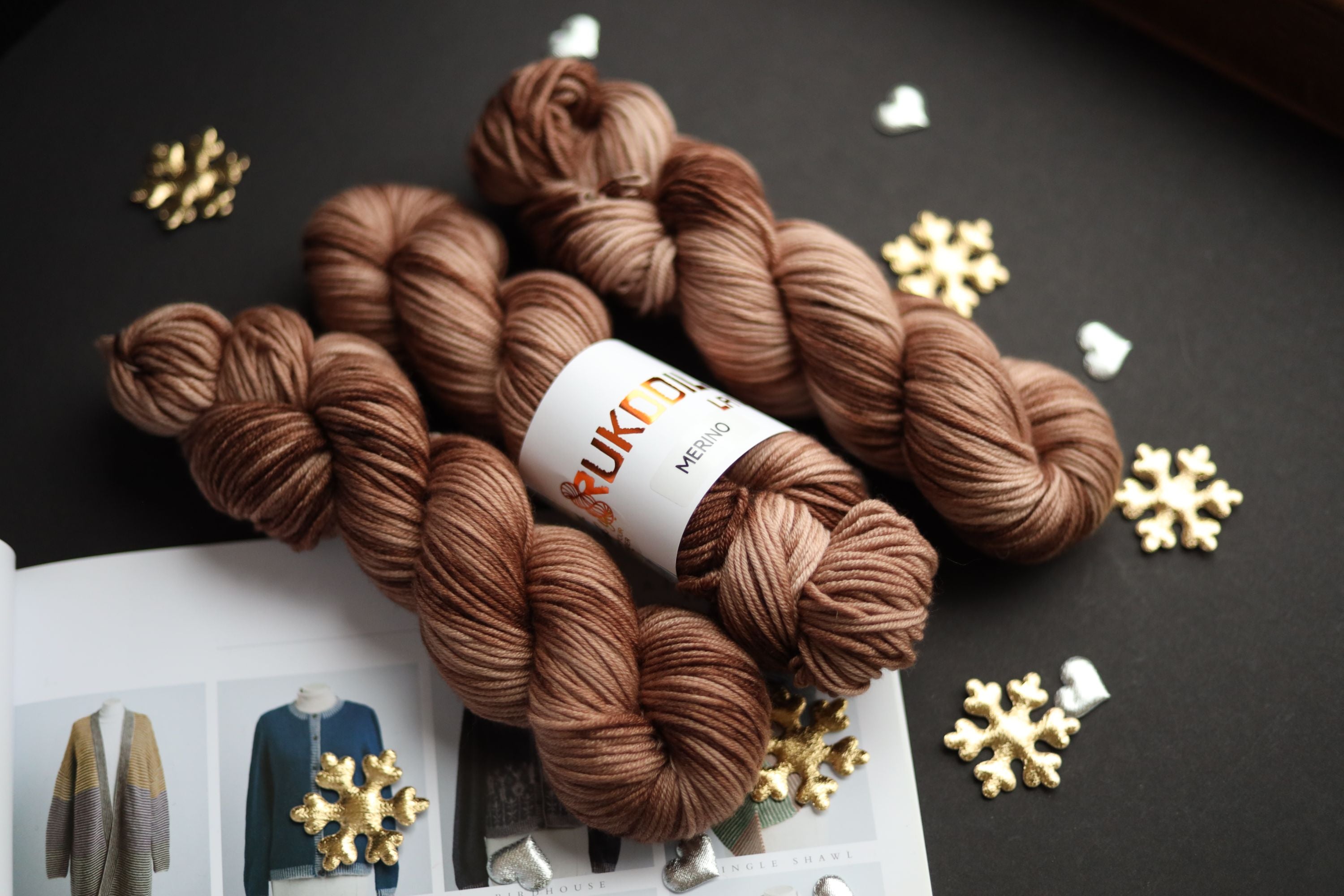 Hand dyed brown merino yarn skeins, sport weight, 100g 180m, Italian merino wool