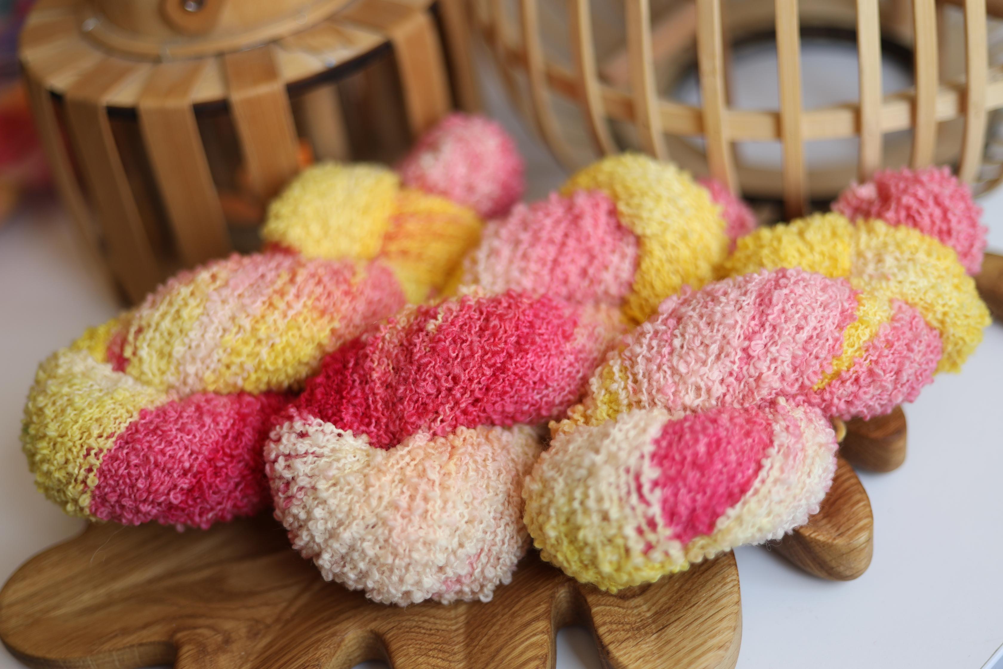 Hand Dyed Boucle Yarn – Pink Yellow Merino Boucle, Textured Loop Yarn for Knitting and Crochet, 100g 170m