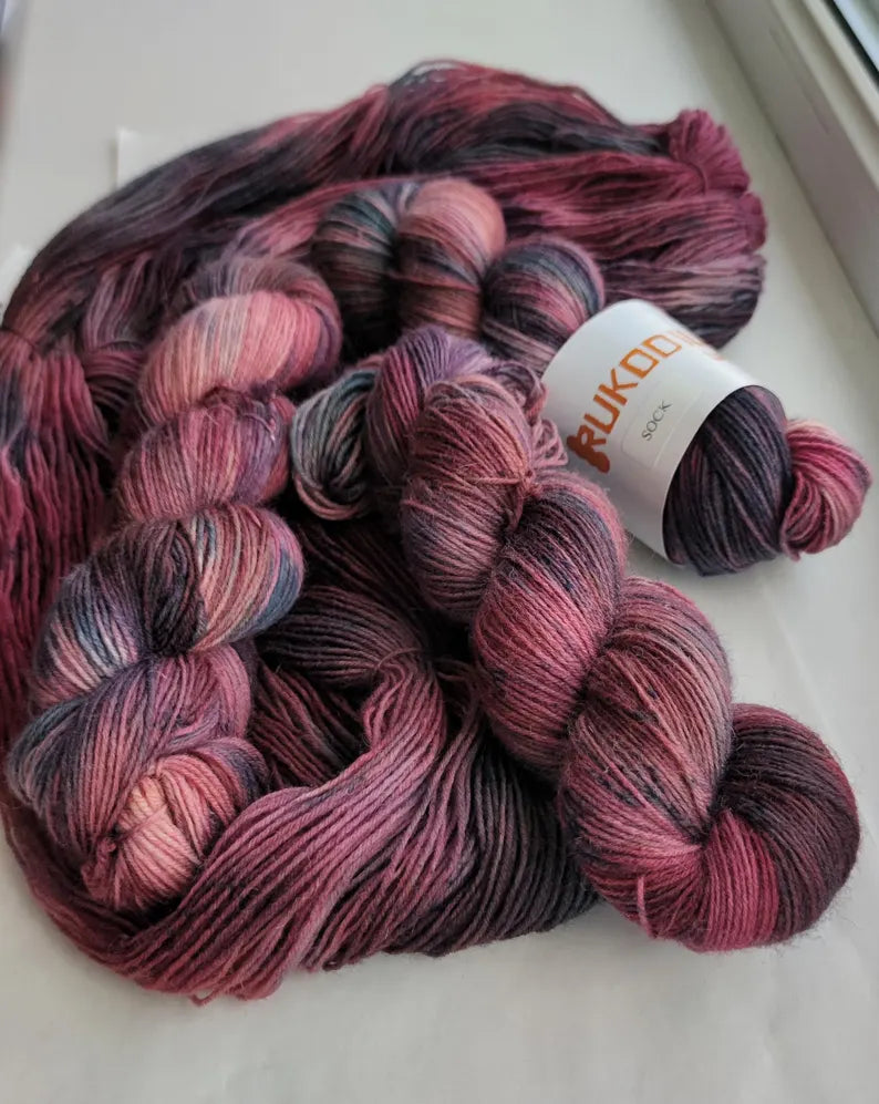Blackberry Rose Hand Dyed Sock Yarn – Variegated Wool Nylon Yarn, 100g 420m