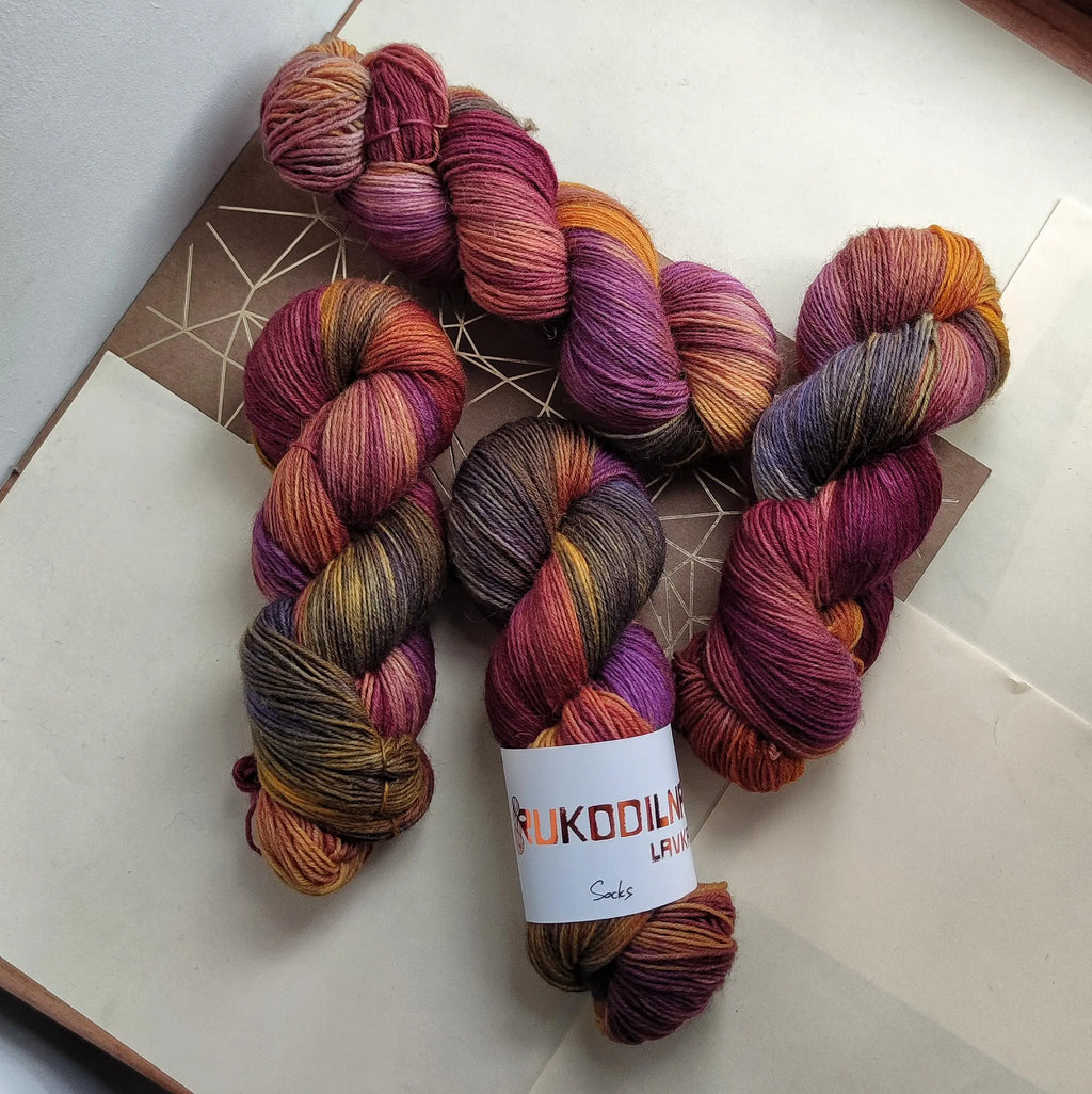 Hand Dyed Sock Yarn, Sunset Heather Colorway, Wool Polyamide Fingering Yarn, Purple Gold Variegated 4ply Yarn