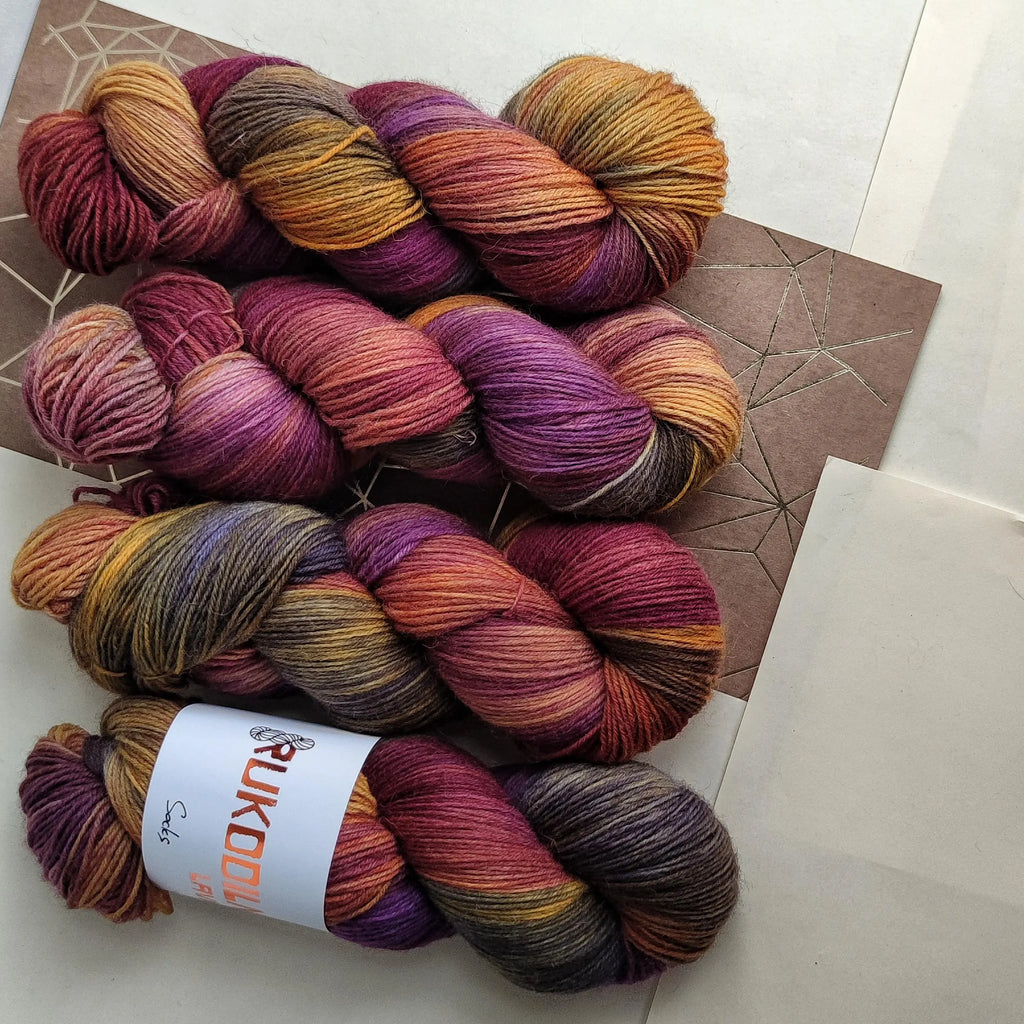 Hand Dyed Sock Yarn, Sunset Heather Colorway, Wool Polyamide Fingering Yarn, Purple Gold Variegated 4ply Yarn