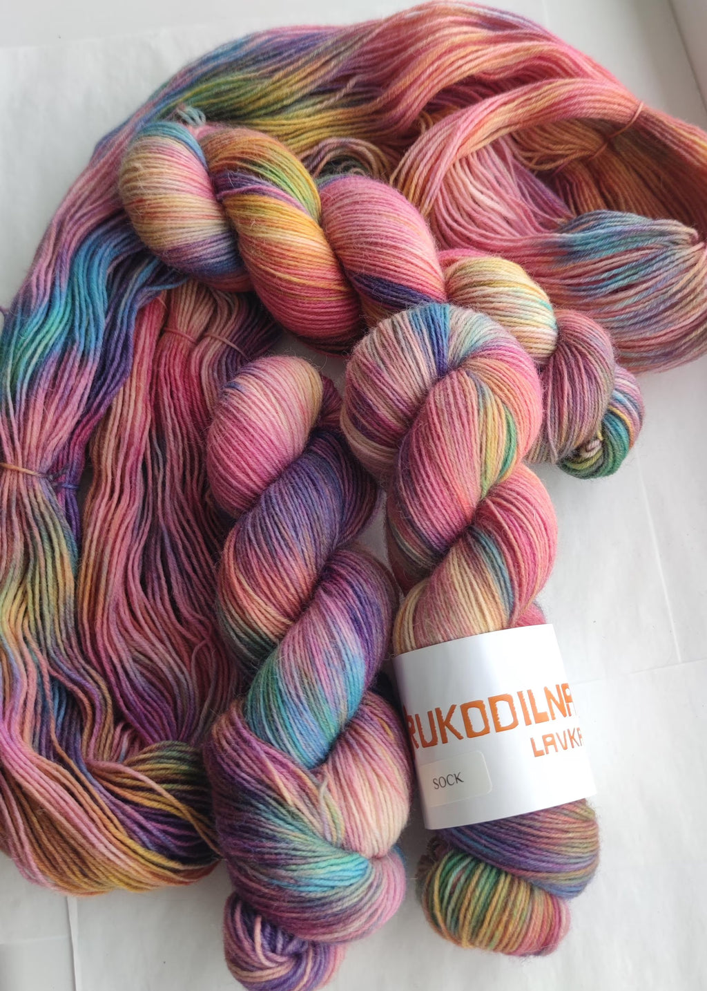 Hand Dyed Rainbow Sock Yarn, Colorful Fingering Weight Yarn, Wool Polyamide 4ply Yarn for Socks Shawls Sweaters