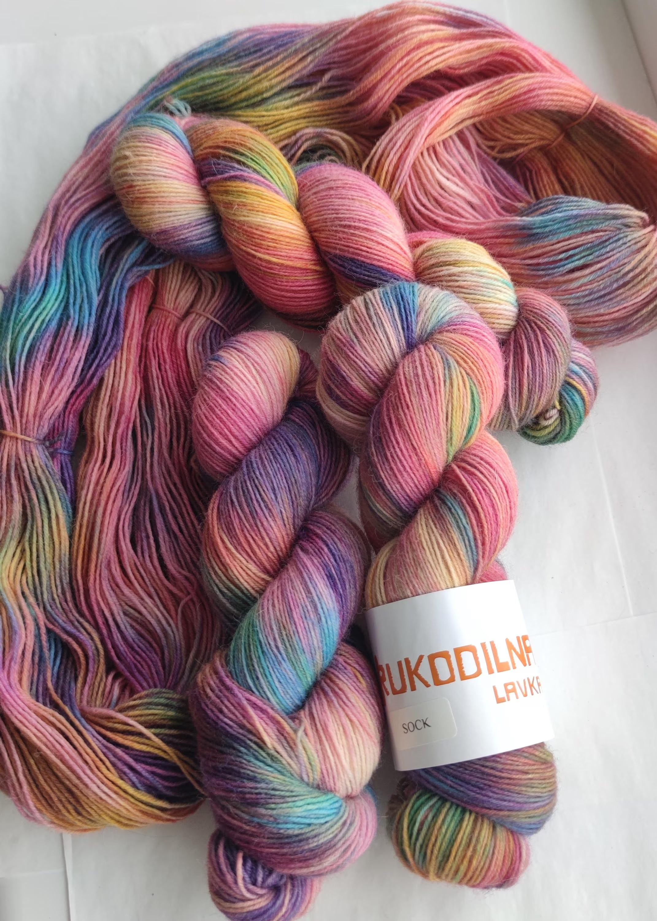 Hand Dyed Rainbow Sock Yarn, Colorful Fingering Weight Yarn, Wool Polyamide 4ply Yarn for Socks Shawls Sweaters